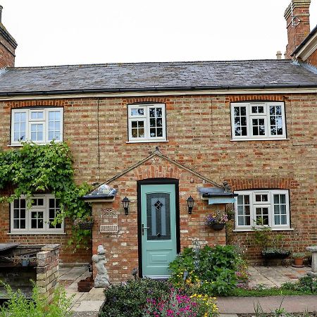 Woodleys Cottage Woburn Sands Exterior photo